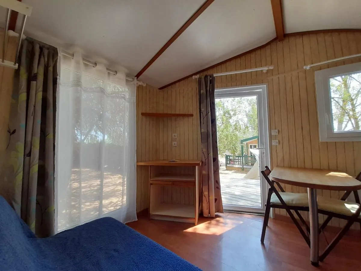 Campingplads Paradise Challets And Camping Hotel Sarrecave Frankrig