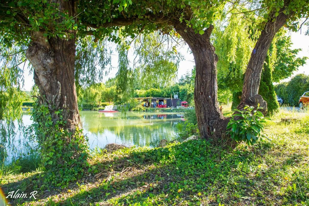 Campingplads Paradise Challets And Camping Hotel Sarrecave Frankrig